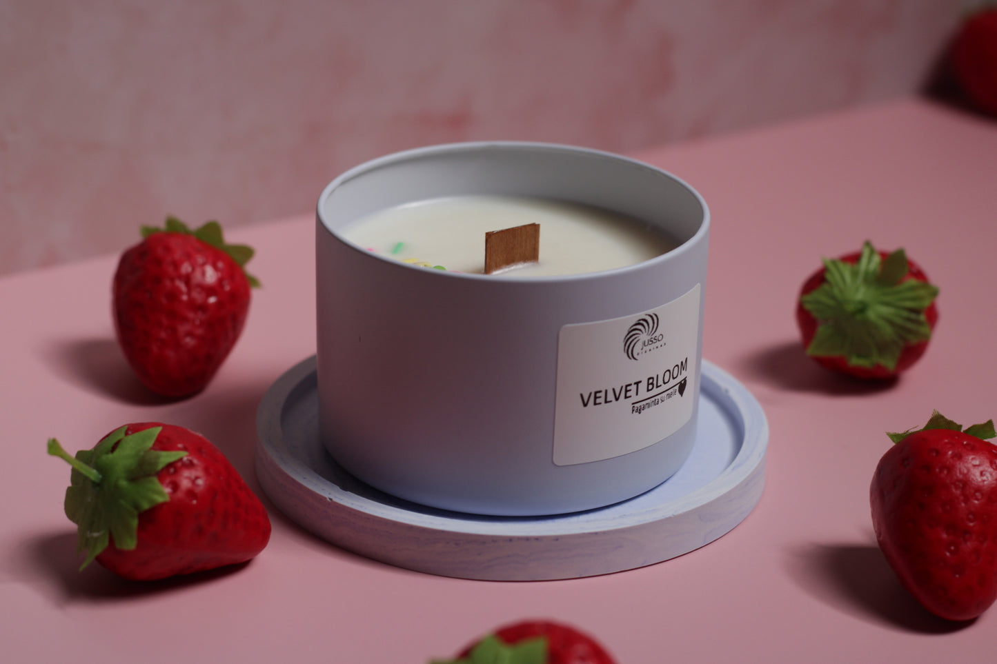 Elegantiška kvepianti sojų žvakė Velvet Bloom namų jaukumui