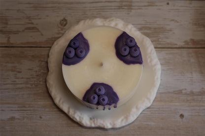 Kvepianti rankų darbo sojų vaško žvakė violetinė