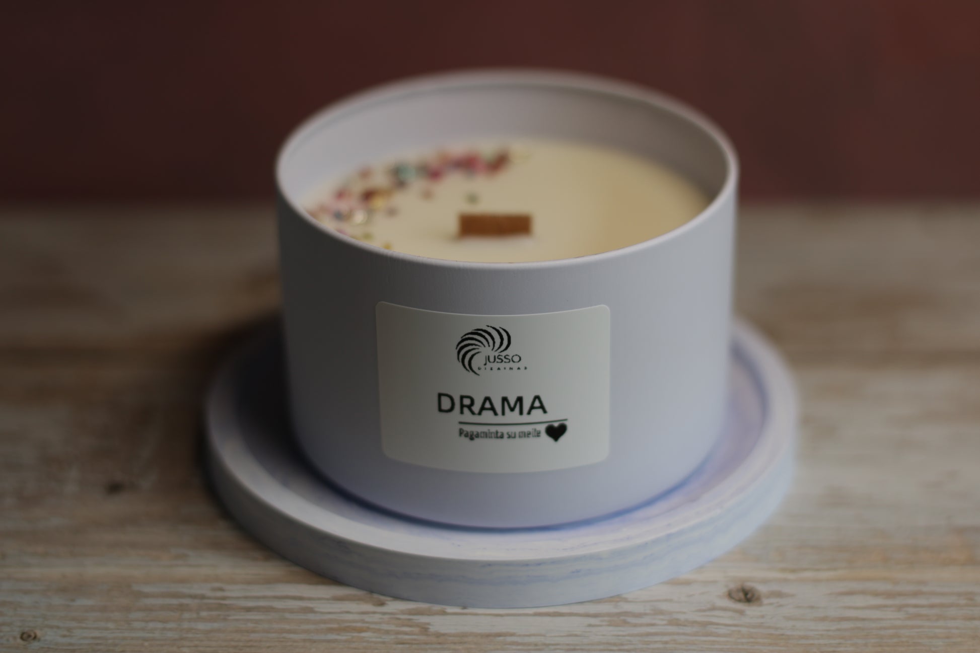 Kvepianti rankų darbo sojų vaško žvakė drama