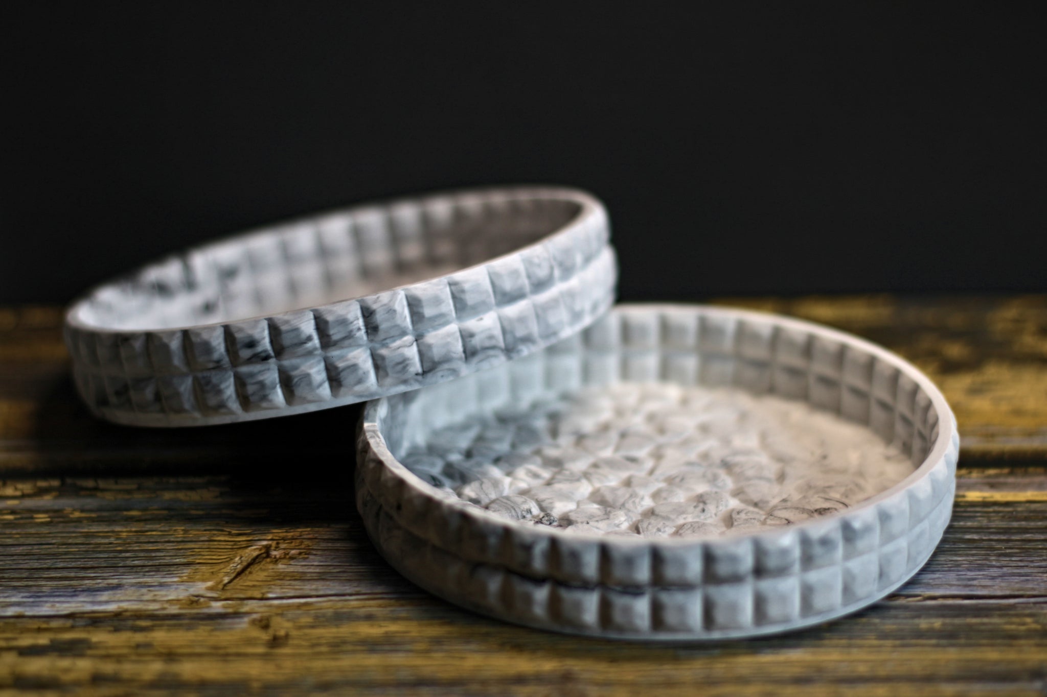 Akrilinis padėkliukas žvakėms apvalus su juodu