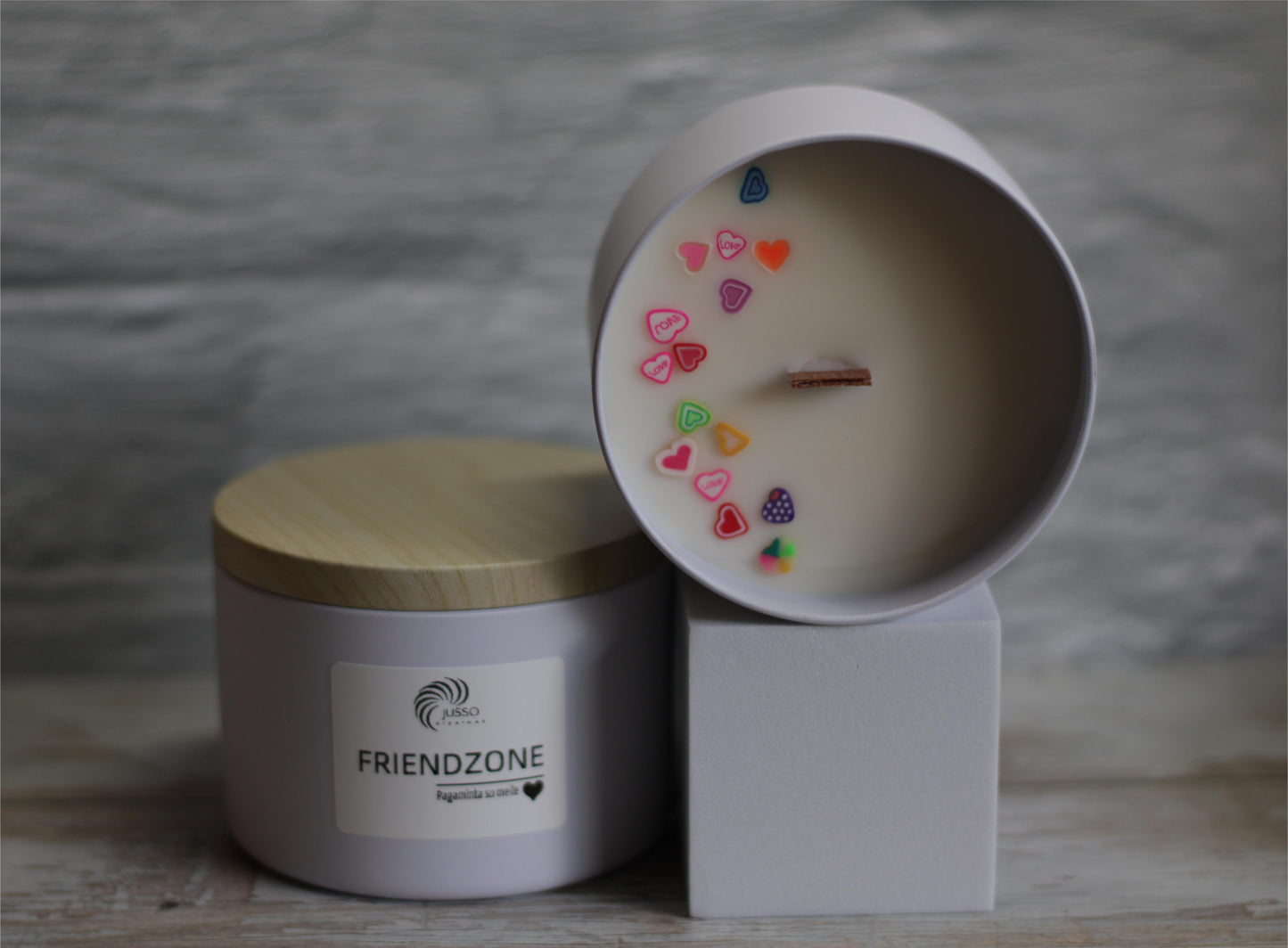 Kvepianti sojų vaško žvakė friendzone