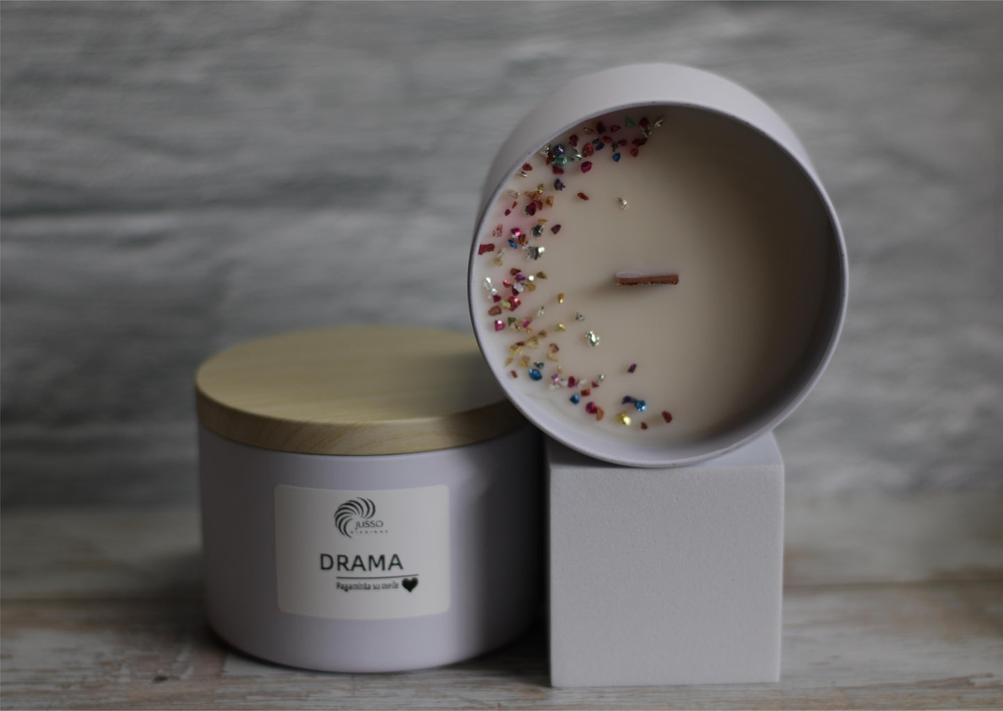 Kvepianti sojų vaško žvakė drama