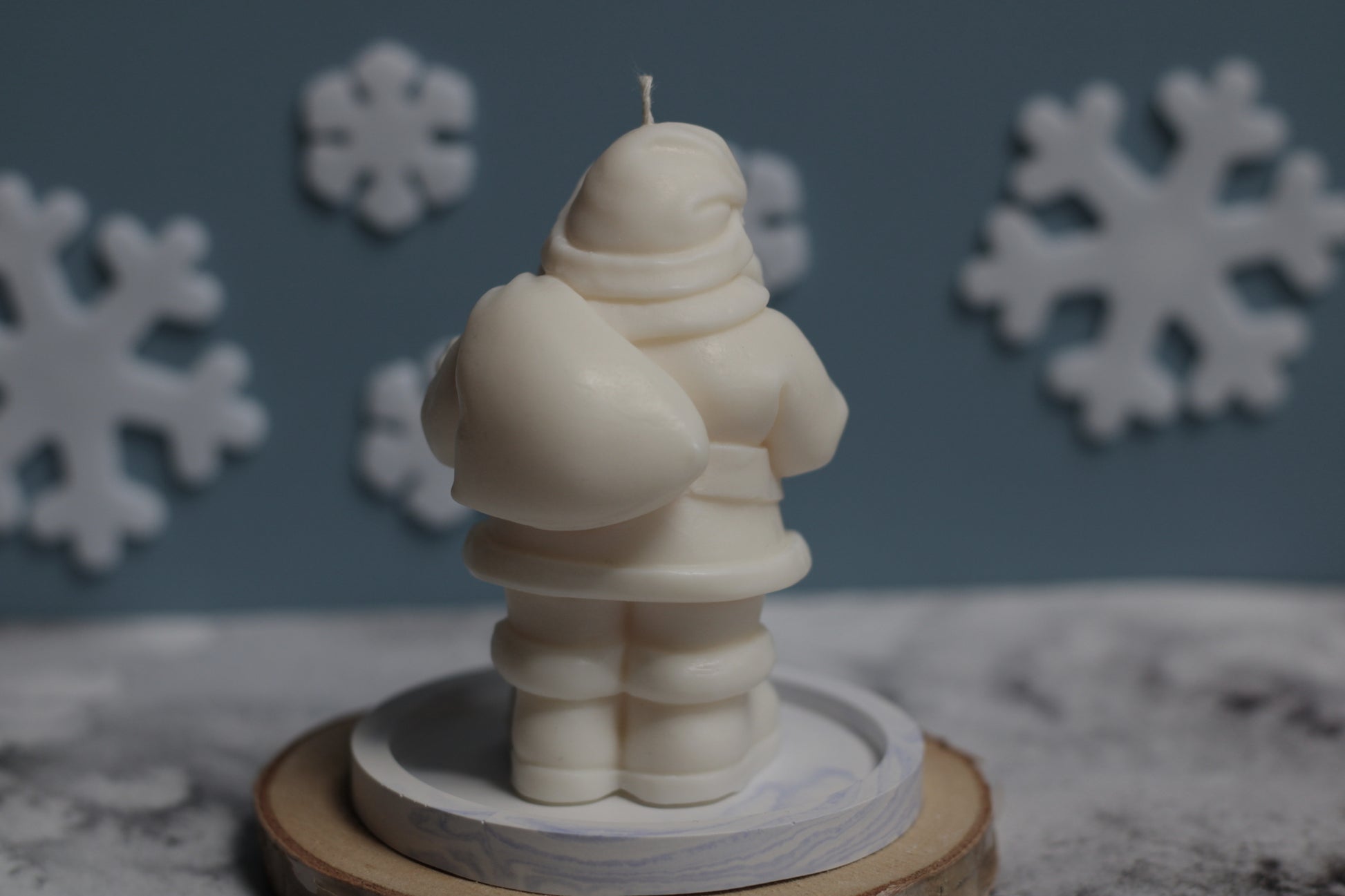 Rankų darbo sojų vaško žvakė KALĖDŲ SENELIS