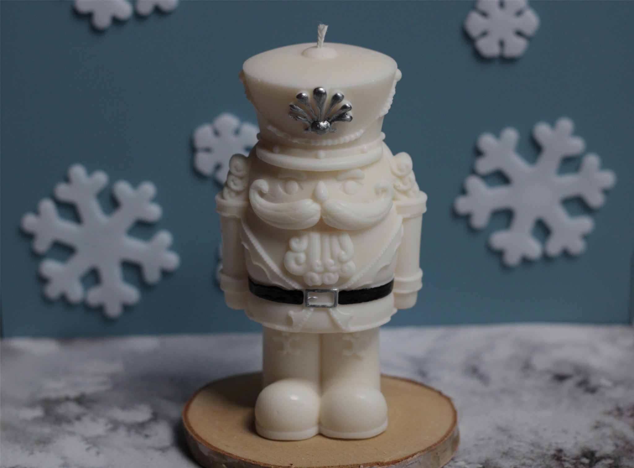 Dekoratyvinė sojų vaško žvakė Spragtukas