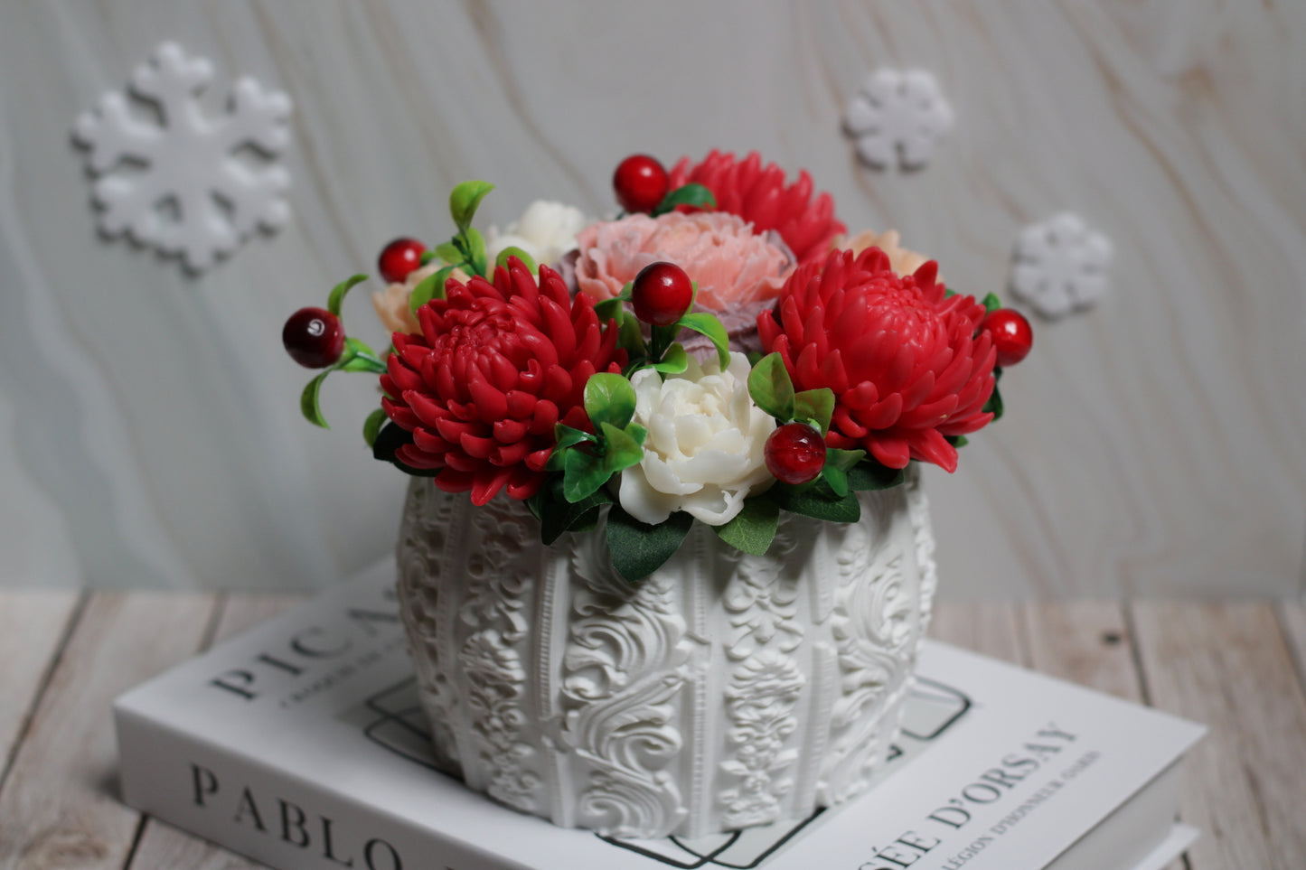 Raudona muilo gėlių kompozicija dovanai ar interjerui