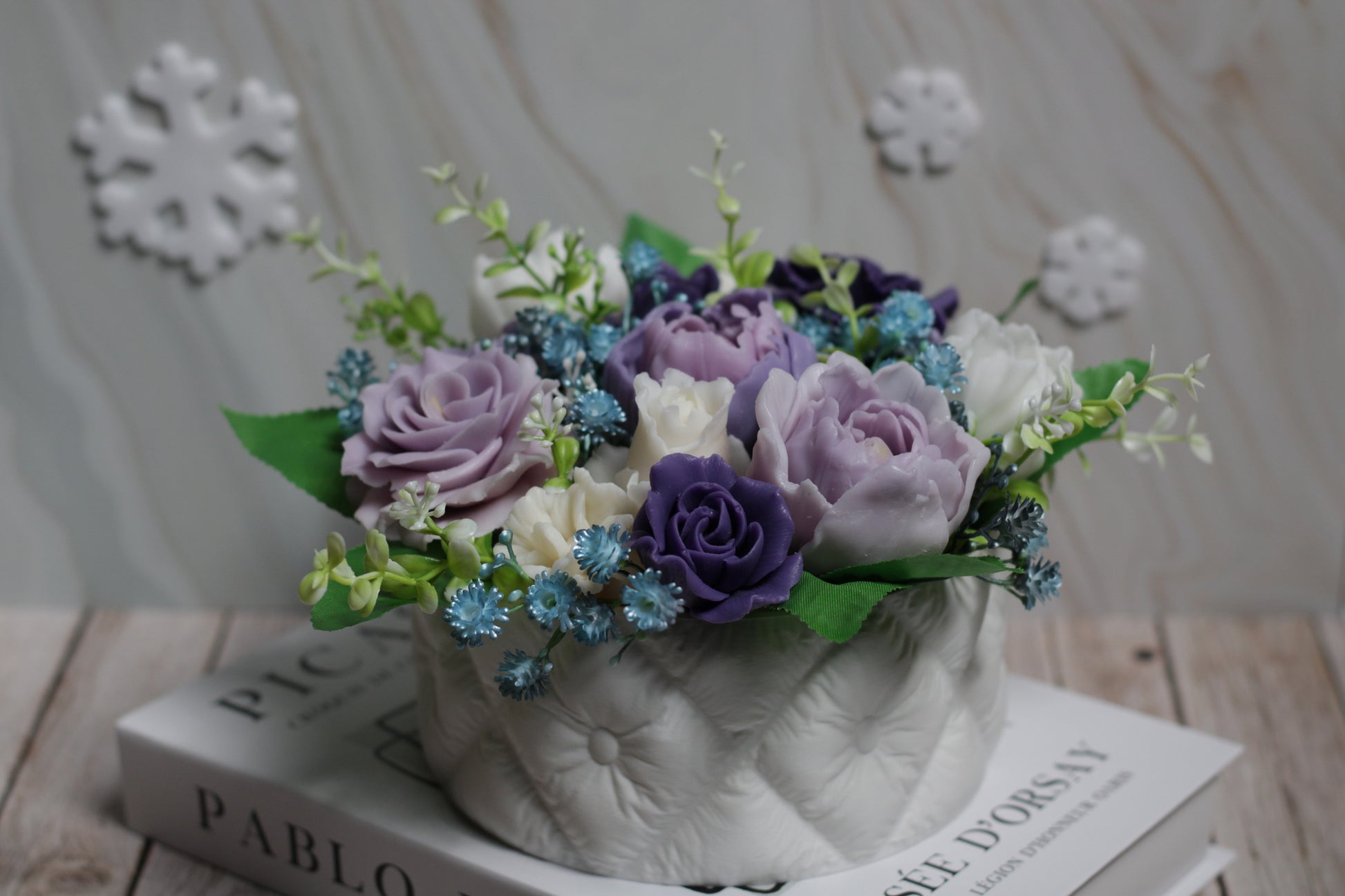 Violetinė muilo gėlių kompozicija dovanai ar namų dekorui