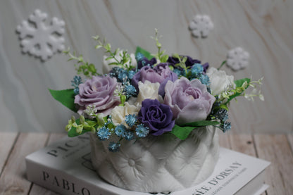 Violetinė muilo gėlių kompozicija dovanai ar namų dekorui