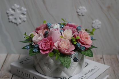 Rožinė muilo gėlių kompozicija dovanai ar namų dekorui