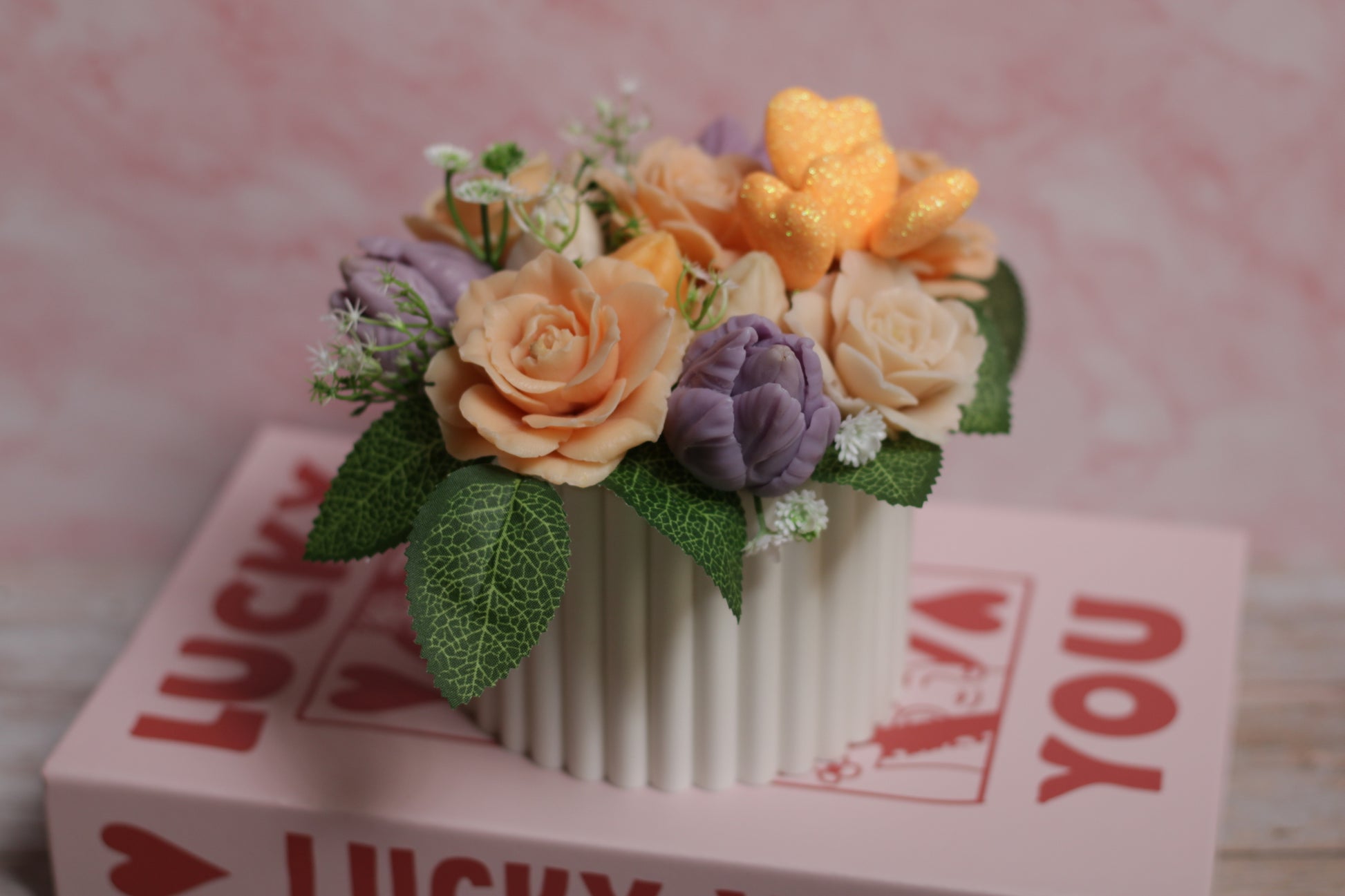 Ilgaamžė muilo gėlių puokštė elegantiškai dovanai