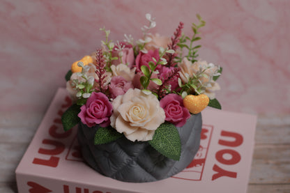Rankų darbo muilo gėlių puokštė Meilė dovanai