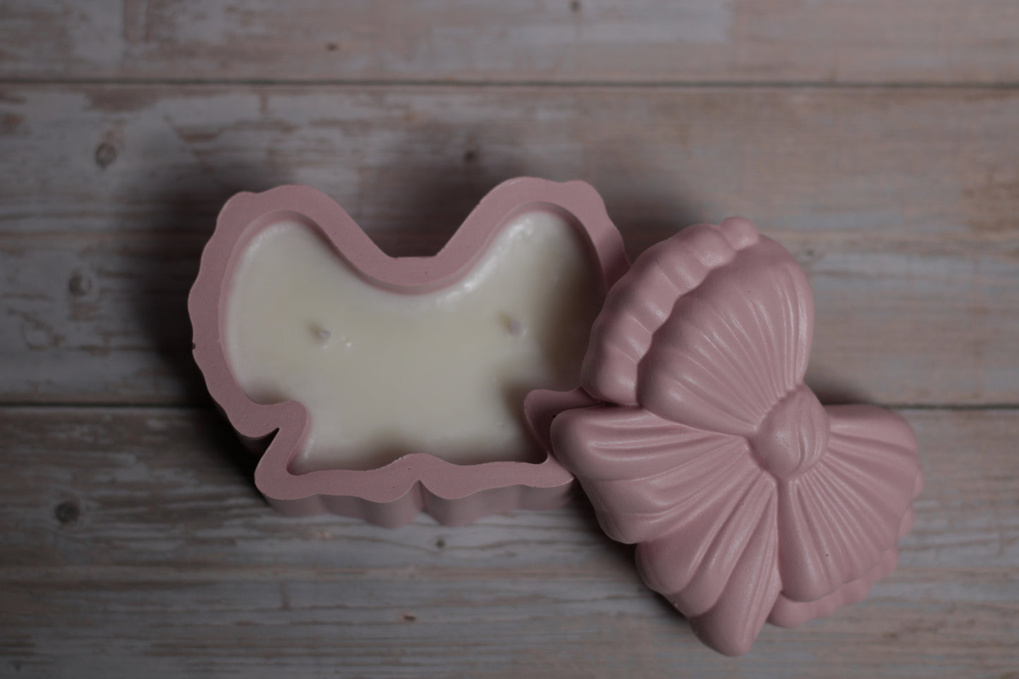 Rankų darbo gipso indas su sojų vaško žvake KASPINAS