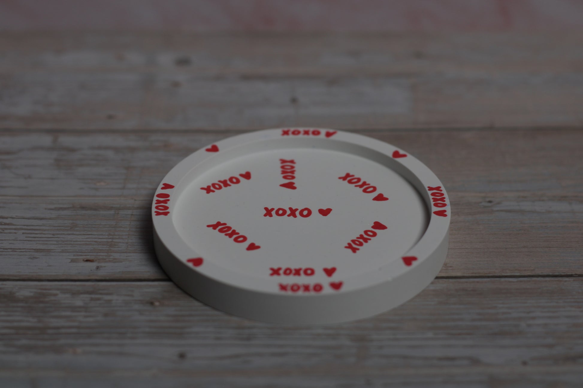 Akrilinis dekoratyvinis padėkliukas XOXO žvakėms ir interjerui