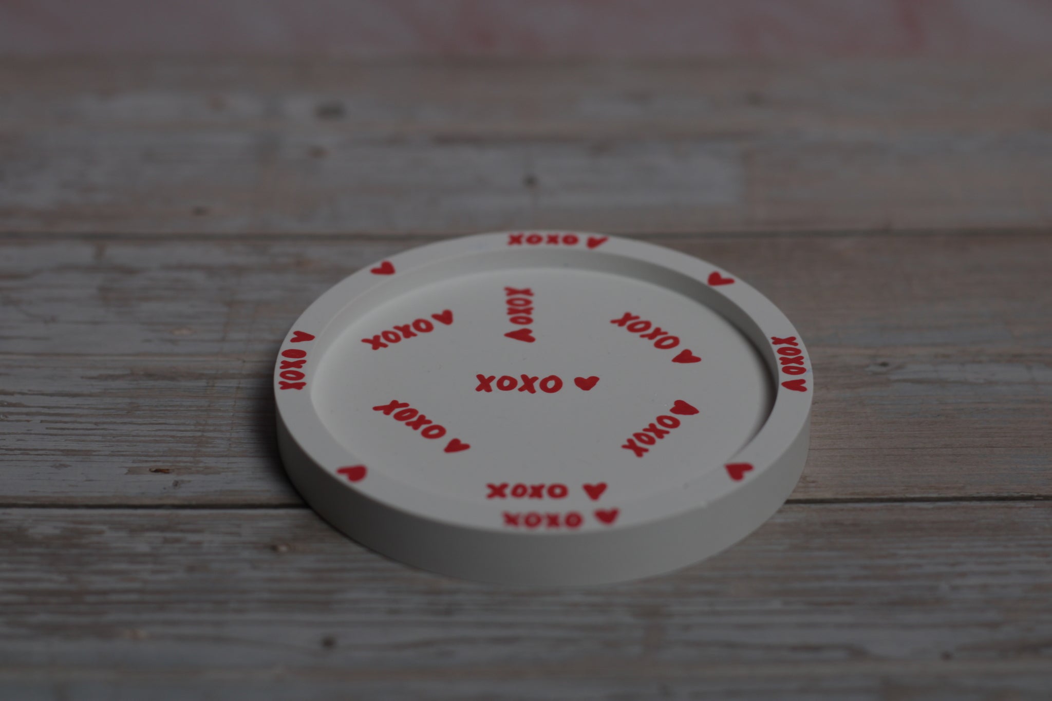 Akrilinis dekoratyvinis padėkliukas XOXO žvakėms ir interjerui