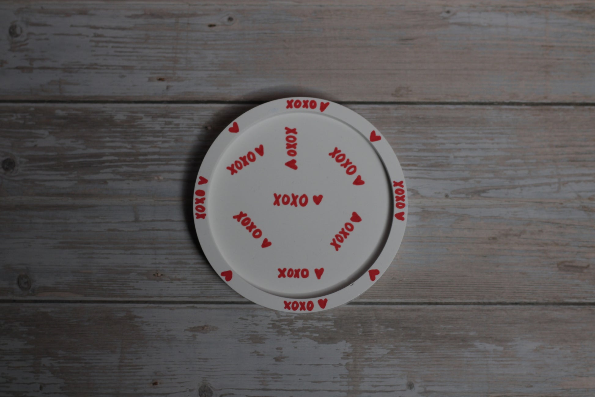 Akrilinis padėkliukas XOXO – stilinga detalė namų dekorui