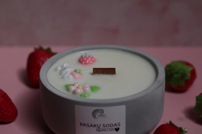 Dekoratyvinė sojų žvakė Pasakų sodas jaukiam namų interjerui