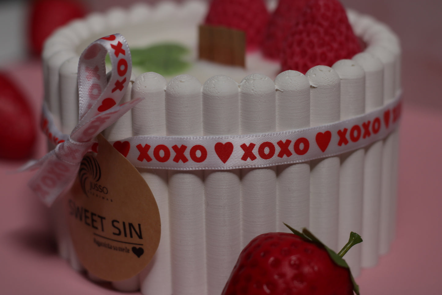 Elegantiška kvepianti sojų žvakė Sweet Sin namų jaukumui