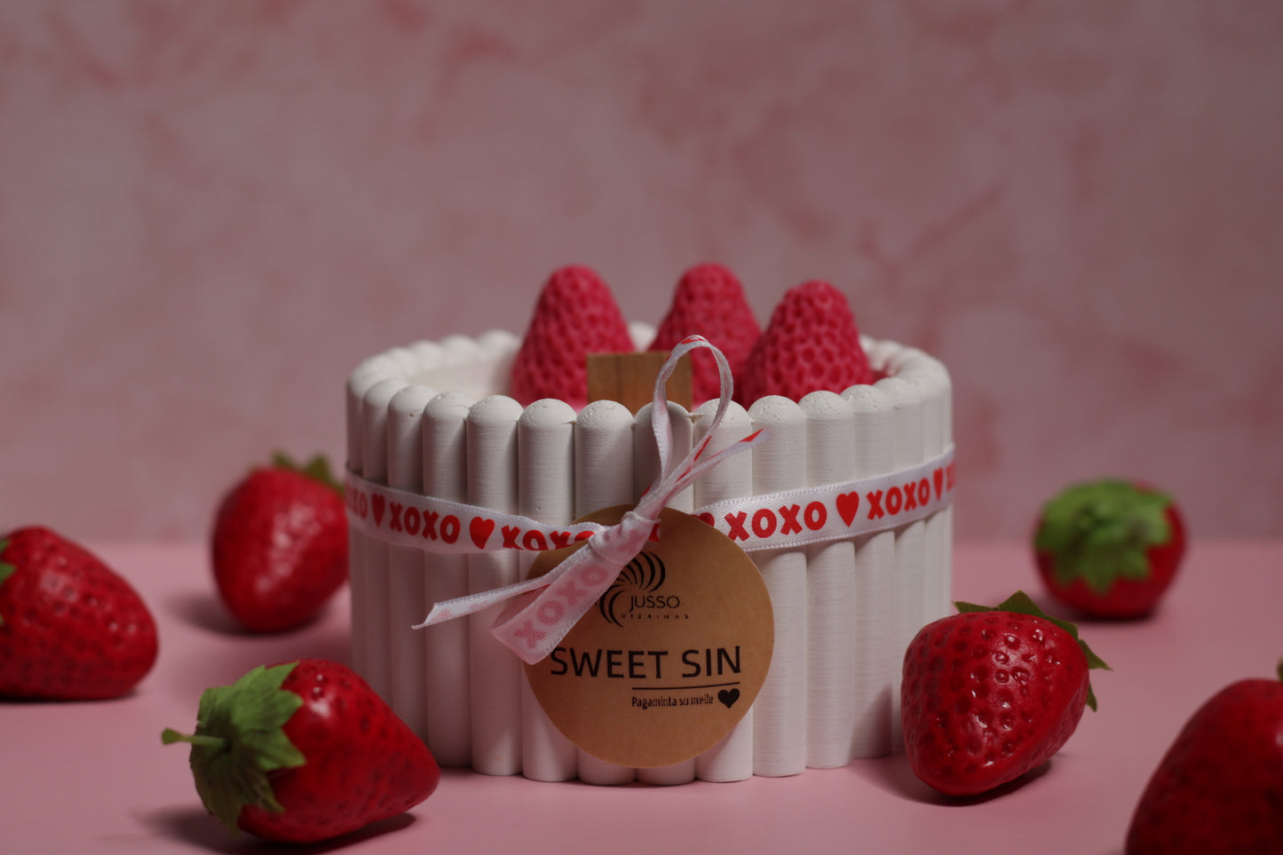 Kvepianti sojų vaško žvakė akriliniame inde Sweet Sin