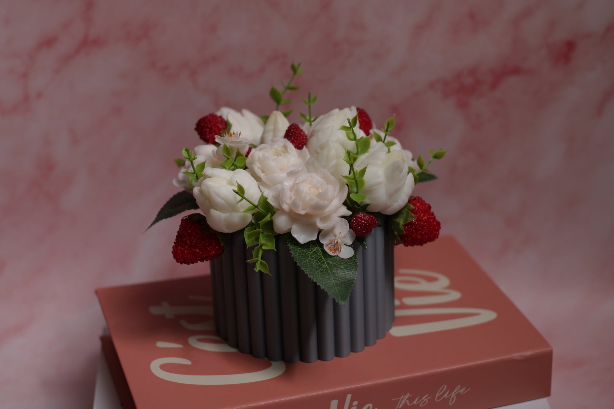 Muilo gėlių puokštė „Harmonija“ – elegantiška rankų darbo dekoratyvinė puokštė iš muilo gėlių